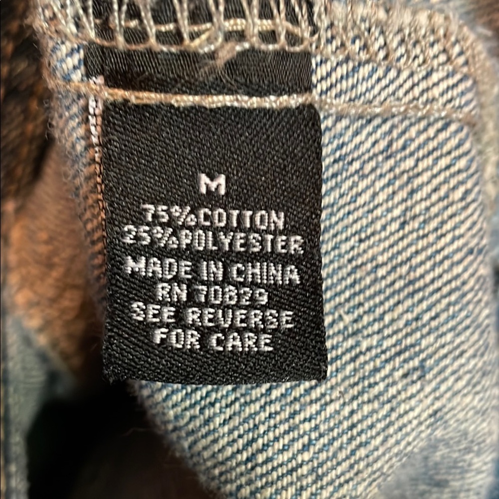 ❌SOLD❌TRUE NORTH Denim Jacket with Crochet detailing size M - Picture 7 of 8
